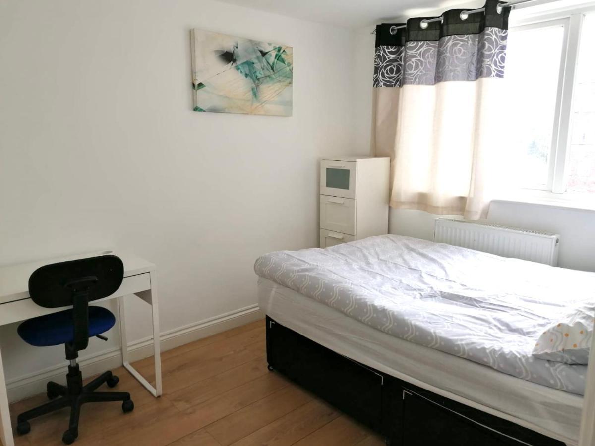 6 Bed House 3 Bathrooms Good Transport Links To London, Free Parking Exterior photo